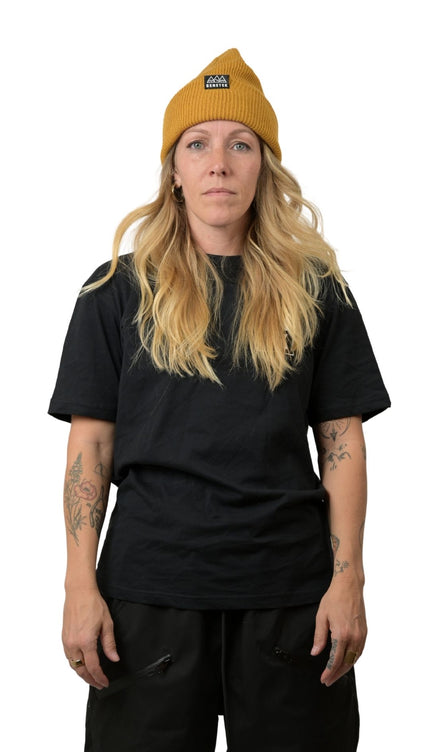 RIB KNIT BEANIE: BROWN