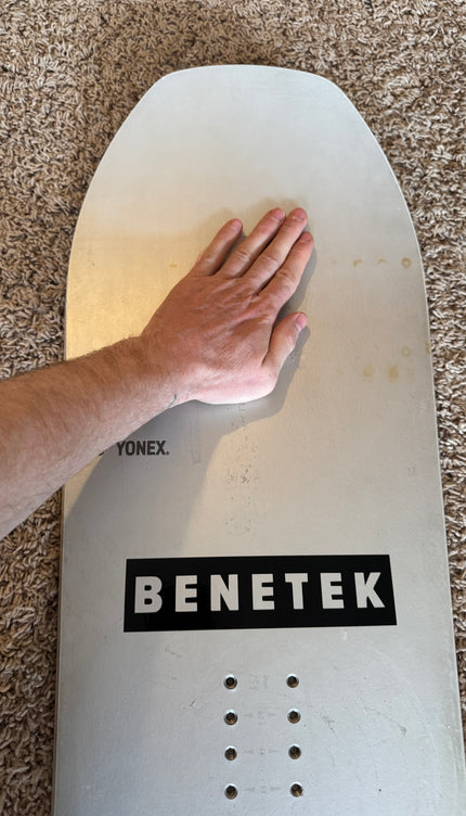 BENETEK STICKER: BLACK
